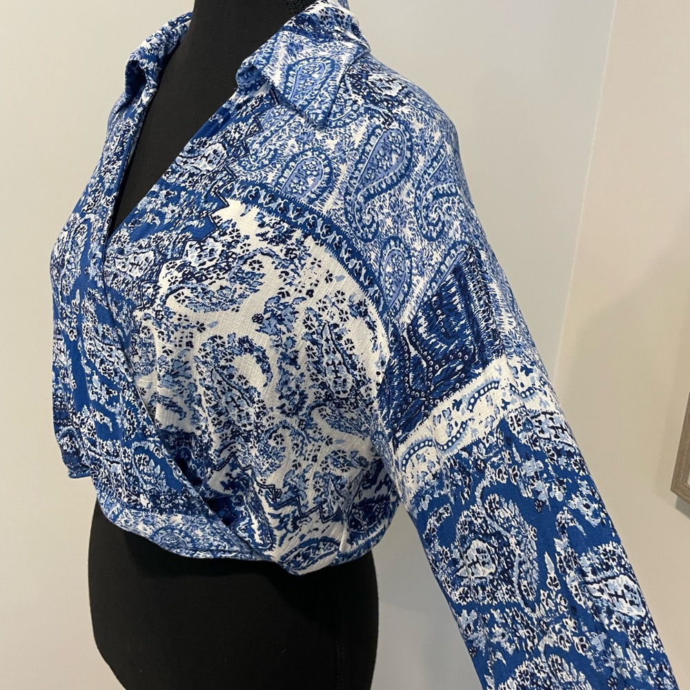 Never Worn! Zara Blue & White Long Sleeve Paisley Print Faux Wrap Crop Top - Picture 8 of 15